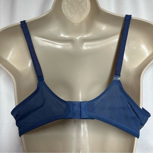 Victoria's Secret Bra 34D Body by Victoria Push Up Padded Underwire Blue Lace - Picture 4 of 10